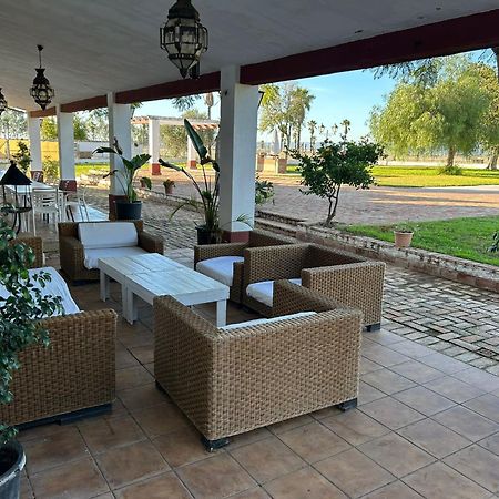 Villa Cortijo la amazona Sevilla Exterior foto